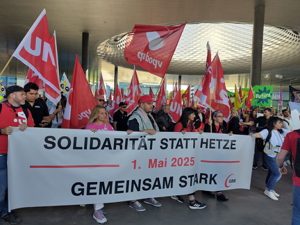 1. Mai-Demo in Basel - Start am Messeplatz