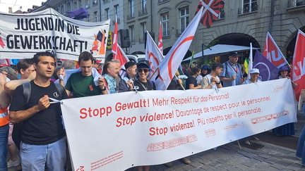 Bern: Stop Gewalt, Stop violence, Stop violenza